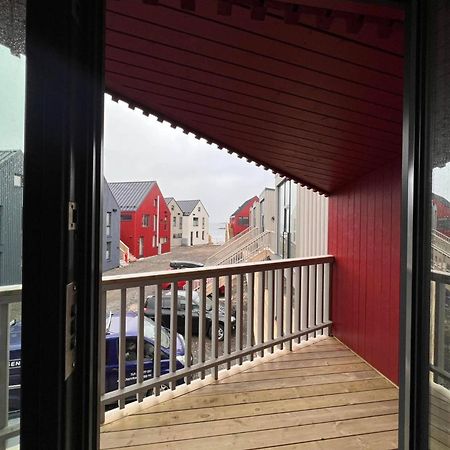 Stilren Leilighet I Henningsvaer Luaran gambar