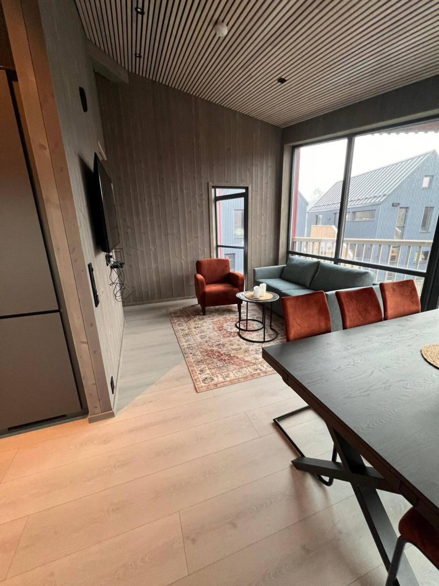Stilren Leilighet I Henningsvaer Luaran gambar
