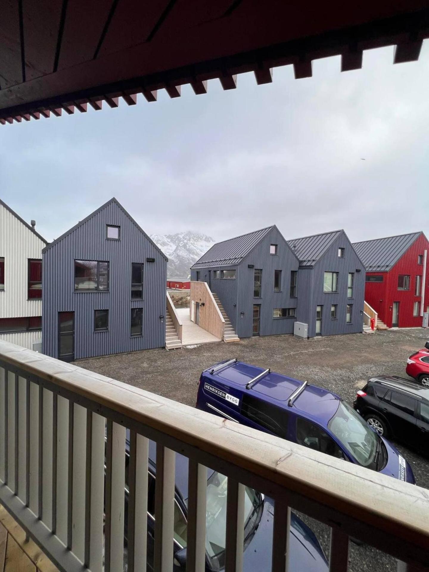 Stilren Leilighet I Henningsvaer Luaran gambar